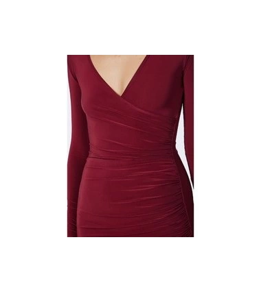 Vestido Corto Asimetrico Vinotinto Disponible Talla M