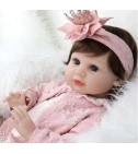 Muñeca Bebe Reborn Aori 22" Con Osito De Peluche - VALMARA