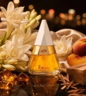 Imagen ambientada del perfume 273 Fred Hayman Beverly Hills 75 ML Mujer EDP con notas de Nardo, Gardenia, Ámbar, Durazno, Sán... - VALMARA