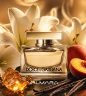 Imagen ambientada del perfume The One De Dolce & Gabbana 75 ML Mujer EDP con notas de Azucena, Durazno, Ámbar, Vainilla. - VALMARA