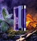 Imagen ambientada del perfume Ultraviolet Man De Paco Rabanne Hombre EDT con notas de Menta, Ámbar, Musgo De Roble, Vainilla. - VALMARA