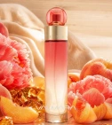 Imagen ambientada del perfume 360 Coral Perry Ellis 100 ML Mujer EDP con notas de Peonía, Durazno, Ámbar, Madera De Cachemira. - VALMARA