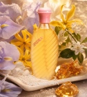 Imagen ambientada del perfume Indra Jacques Saint Pres 100 Ml EDP con notas de Iris, Ylang-Ylang, Flor De Azahar, Ámbar. - VALMARA