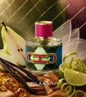 Imagen ambientada del perfume CH Swing Carolina Herrera 100 Ml EDP Mujer con notas de Vainilla, Pera, Lima, Cedro. - VALMARA