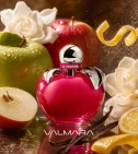 Imagen ambientada del perfume Nina Le Parfum Nina Ricci 80 Ml EDP Mujer con notas de Trío De Manzanas, Gardenia, Vainilla, Li... - VALMARA
