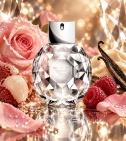 Imagen ambientada del perfume Diamonds De Emporio Armani Mujer 100 Ml EDP con notas de Rosa, Lichi, Frambuesa, Vainilla. - VALMARA